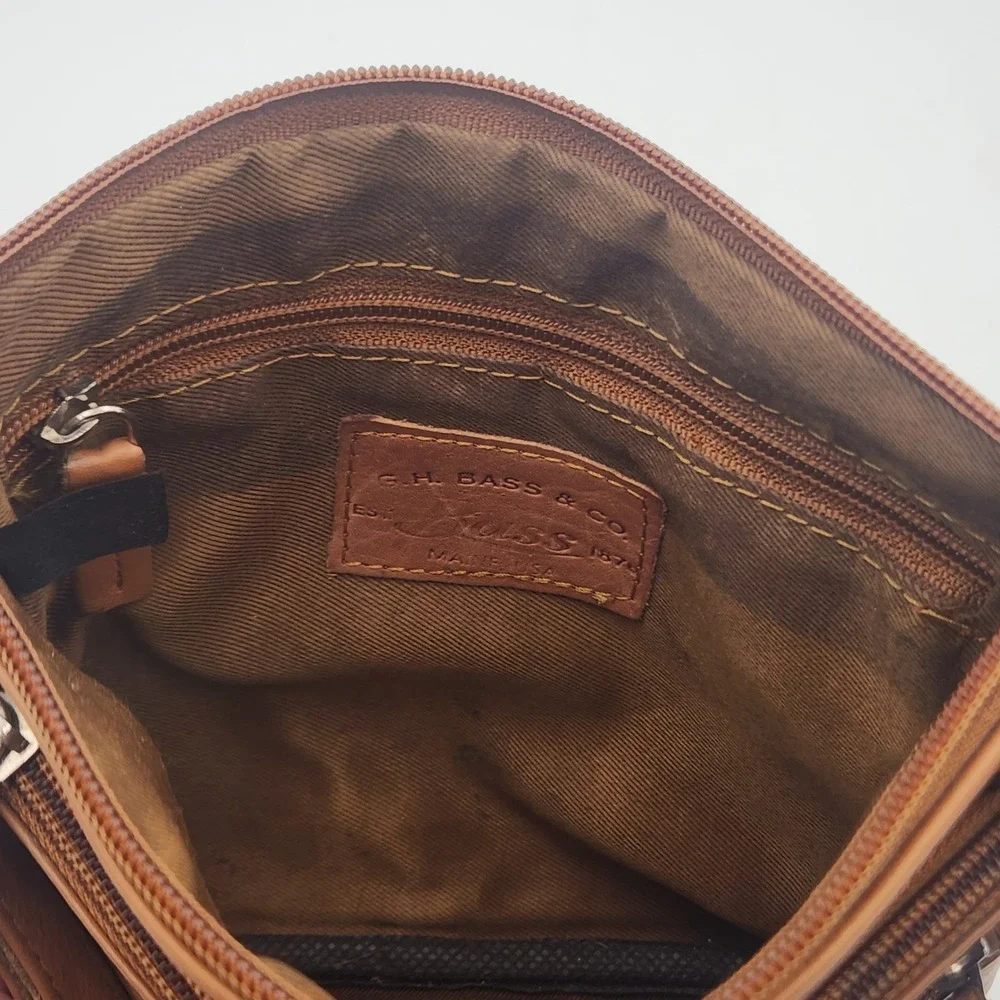 G.H. Bass & Co Brown Leather Crossbody‎ Bag Zip Top Small
